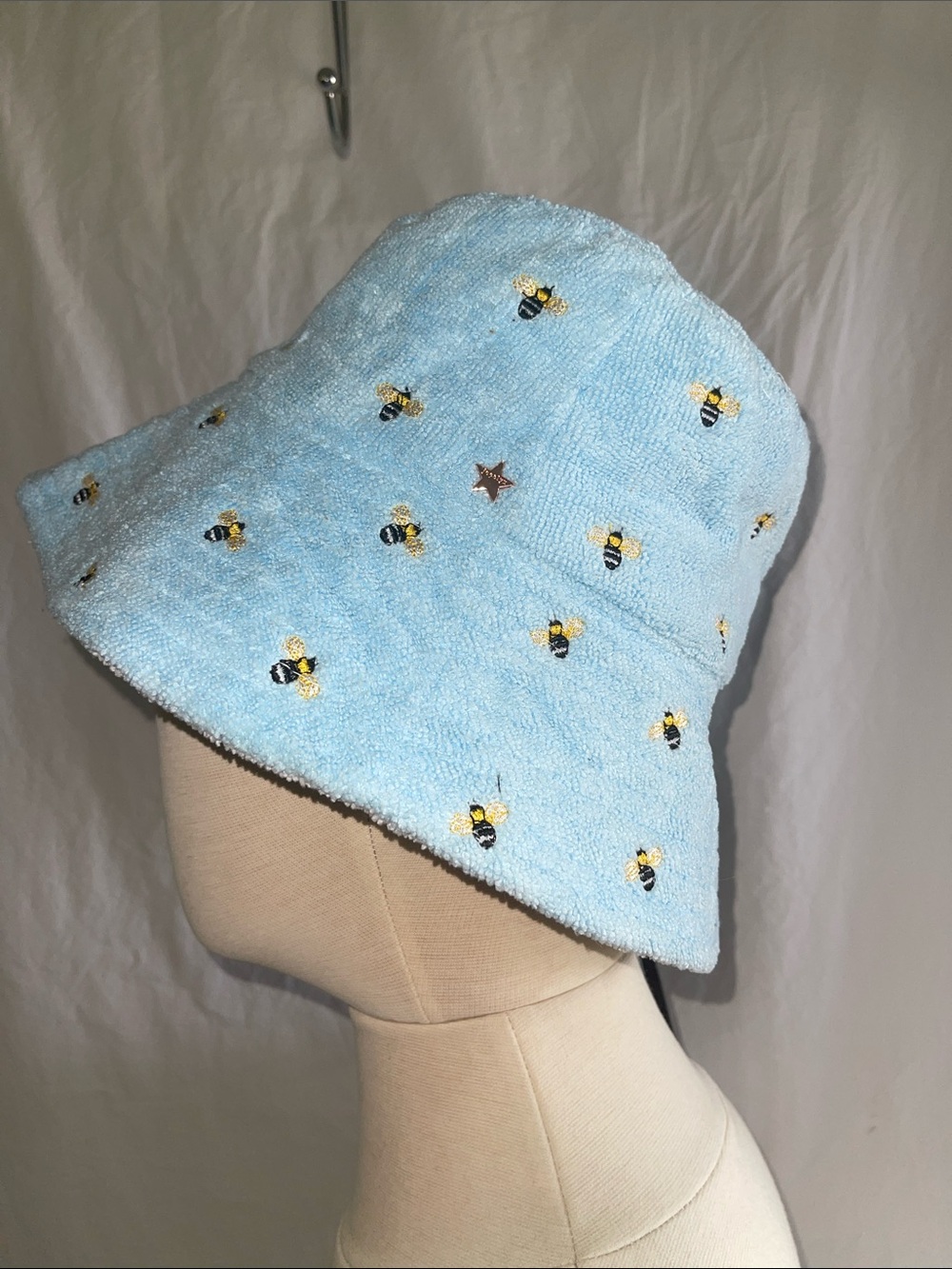 jocelyn Bali Bumblebee Light Blue Terry Embroidered Bucket Hat OS